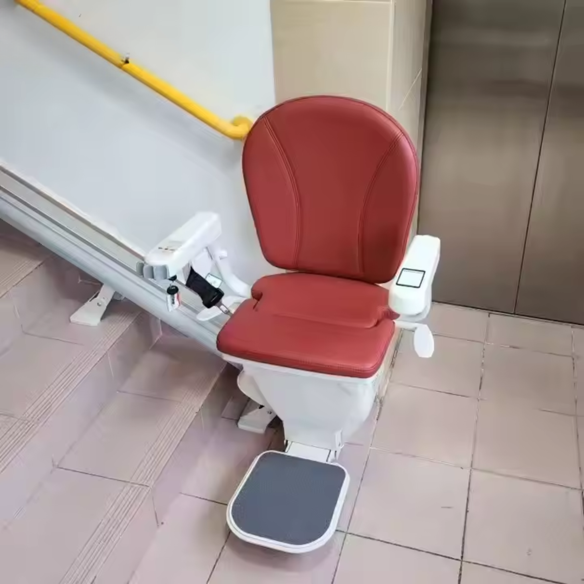 Elevio GlidePro R6 Stair Lift